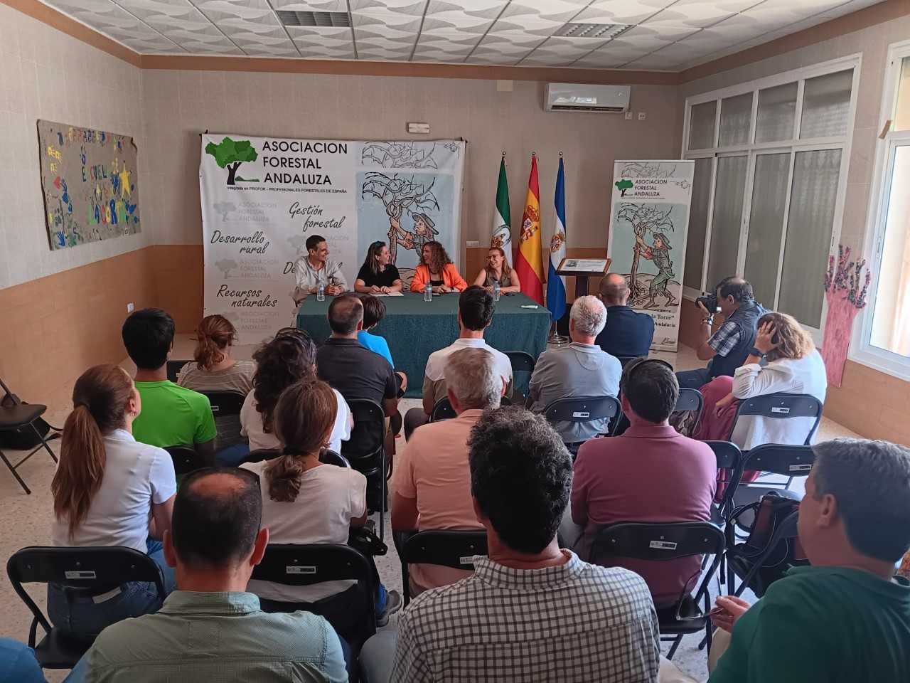 Susana Sánchez asiste entrega premio forestal en La Corta