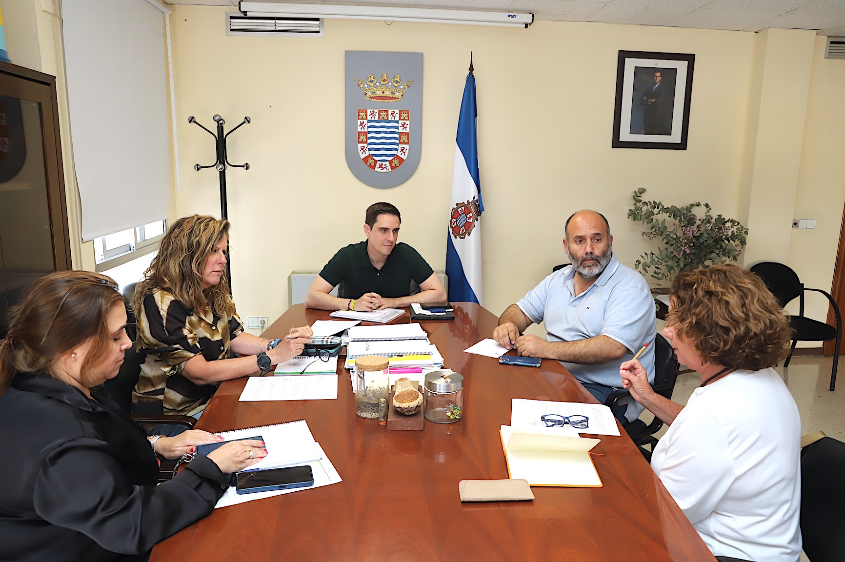 Jaime Espinar se reúne con la asociación 'No me abandones'