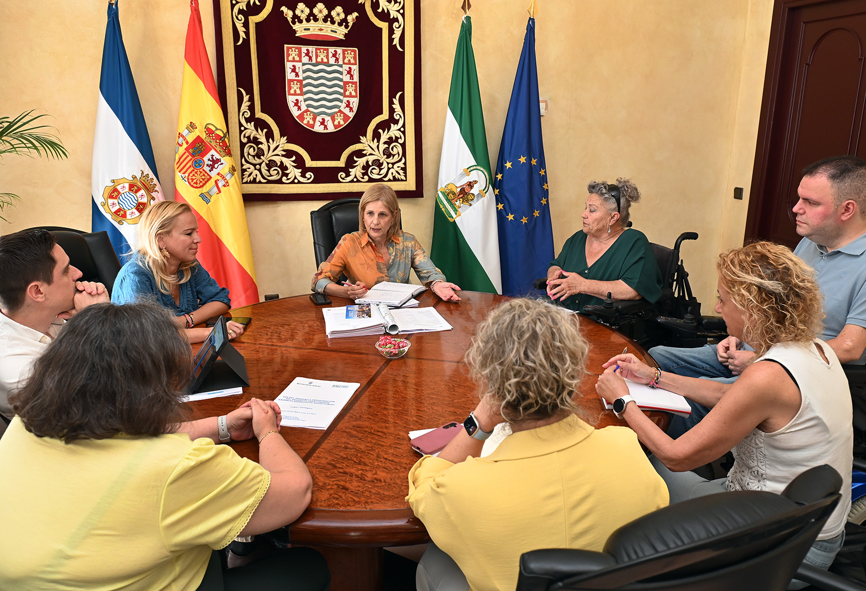 La alcaldesa se reúne con la presidenta de Adifi