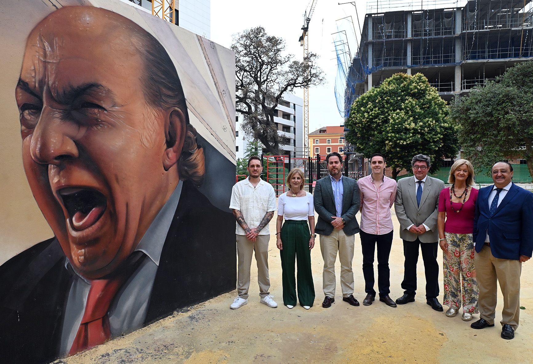 Fotografía de familia de la inauguración