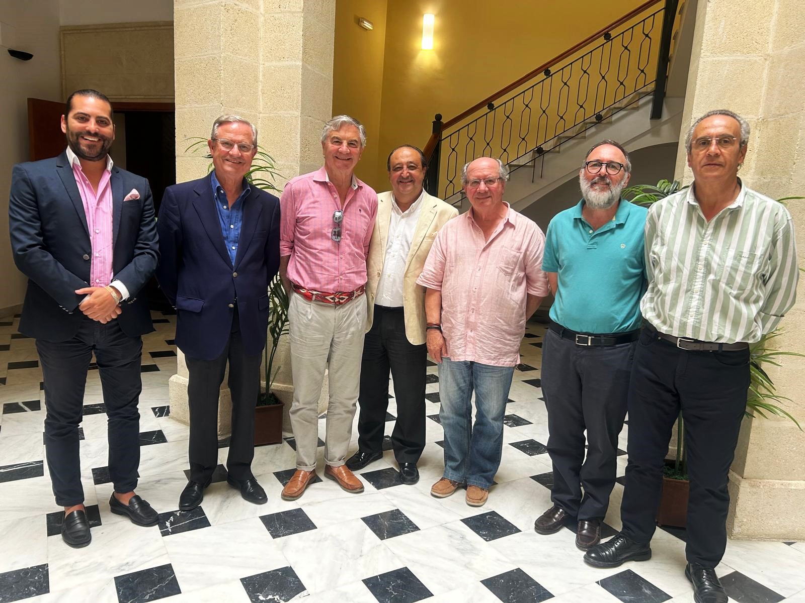 Francisco Zurita se ha reunido para constituir la comisión del Monumento a Parrilla