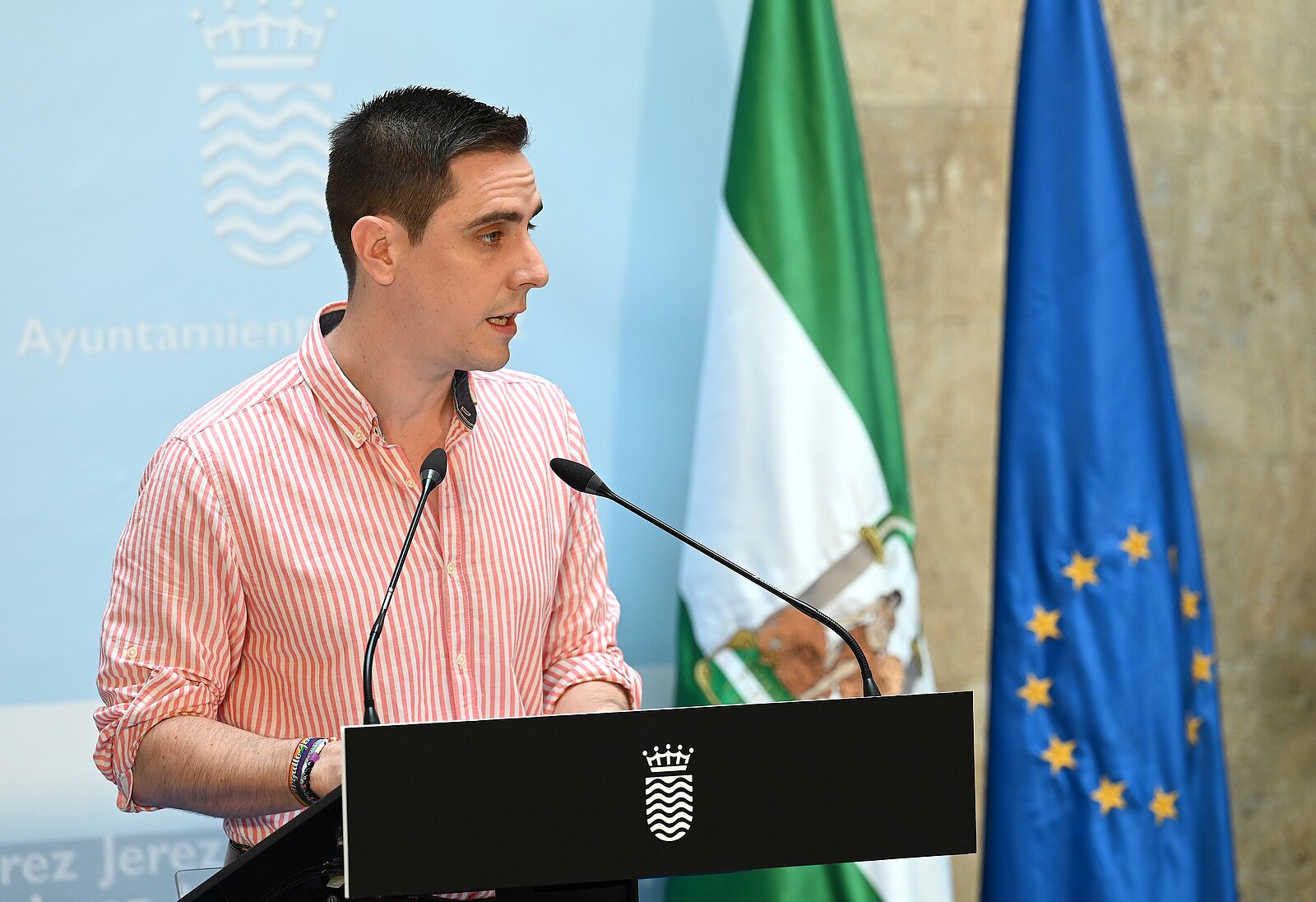 Jaime Espinar explica en rueda de prensa las medidas que ha adoptado el Gobierno sobre el transporte público