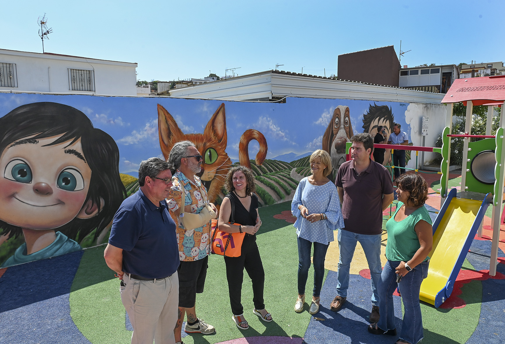 Susana Sánchez y Carmen Pina inauguran el mural de La Ina