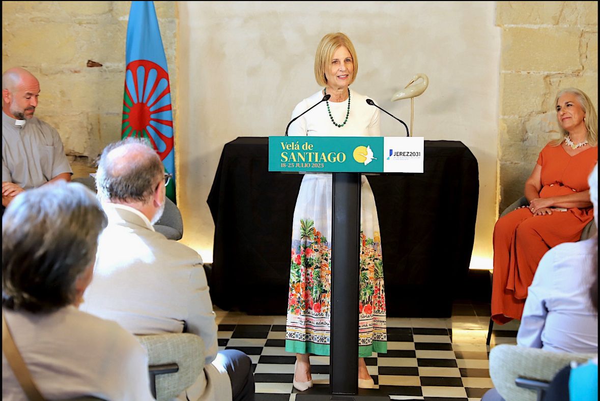 La alcaldesa presenta la programación de la Velá de Santiago