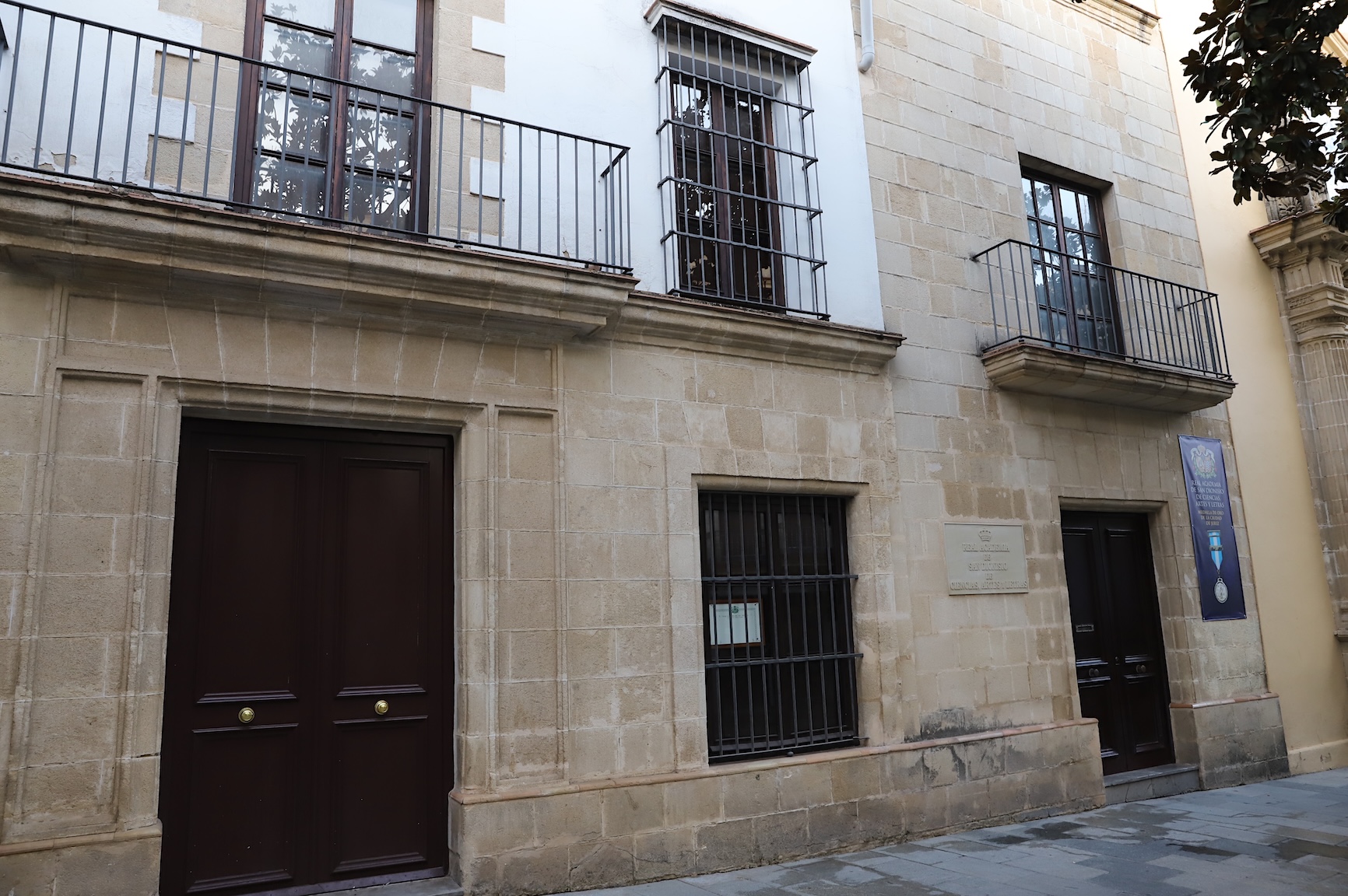 La Junta de Gobierno Local aprueba la cesión del inmueble a la Academia San Dionisio