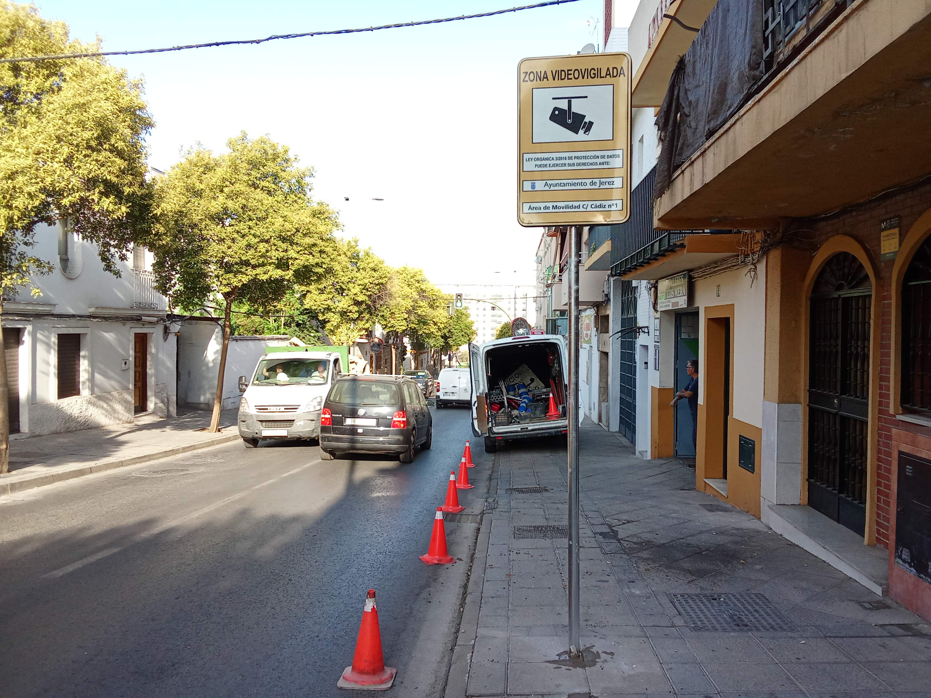El Ayuntamiento está renovando la señalética de la ciudad