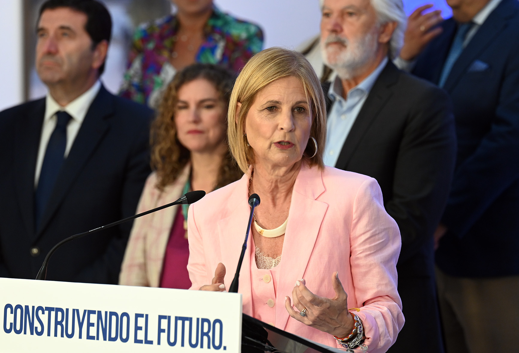 La alcaldesa informa que el Ayuntamiento ha cumplido la estabilidad presupuestaria y la regla del gasto