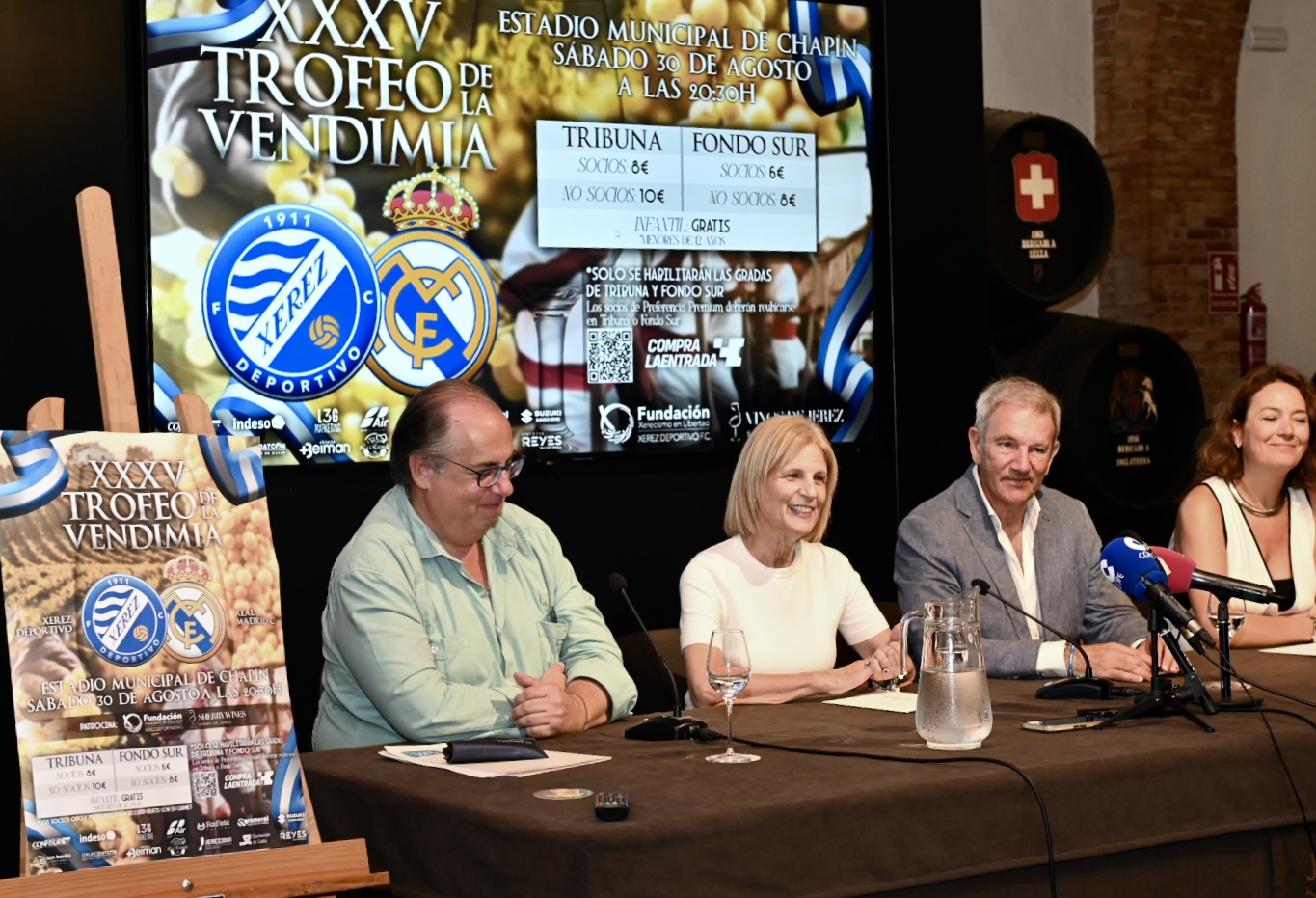 La alcaldesa asiste a la presentación del Trofeo de la Vendimia