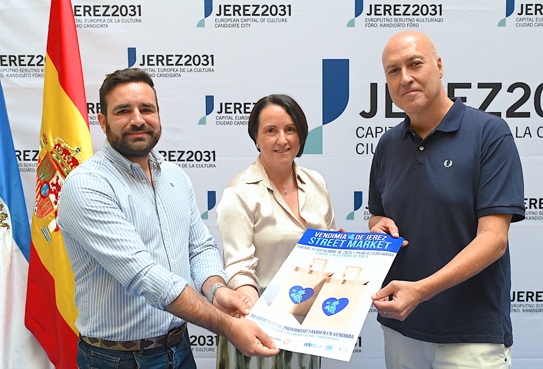 La delegada junto a los representantes de 2 de las asociaciones participantes en la iniciativa