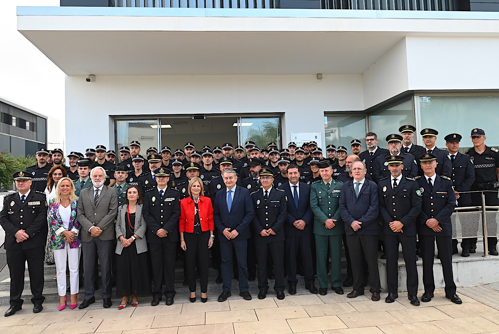 La alcaldesa y el consejero de Presidencia inaugural el curso en la Escuela de Policía Local de Jerez