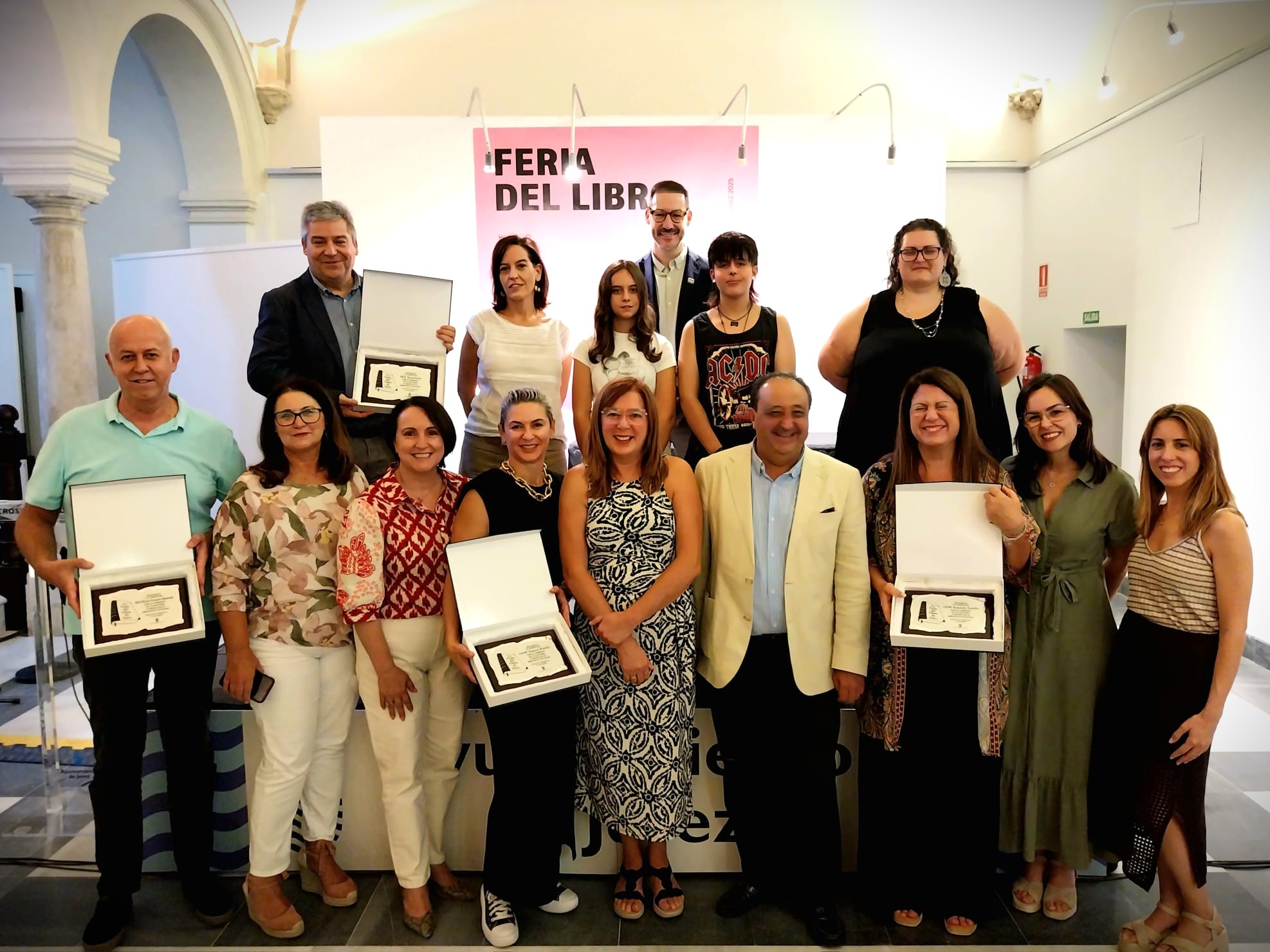 Nela García y Francisco Zurita presiden el acto de reconocimiento a las bibliotecas escolares