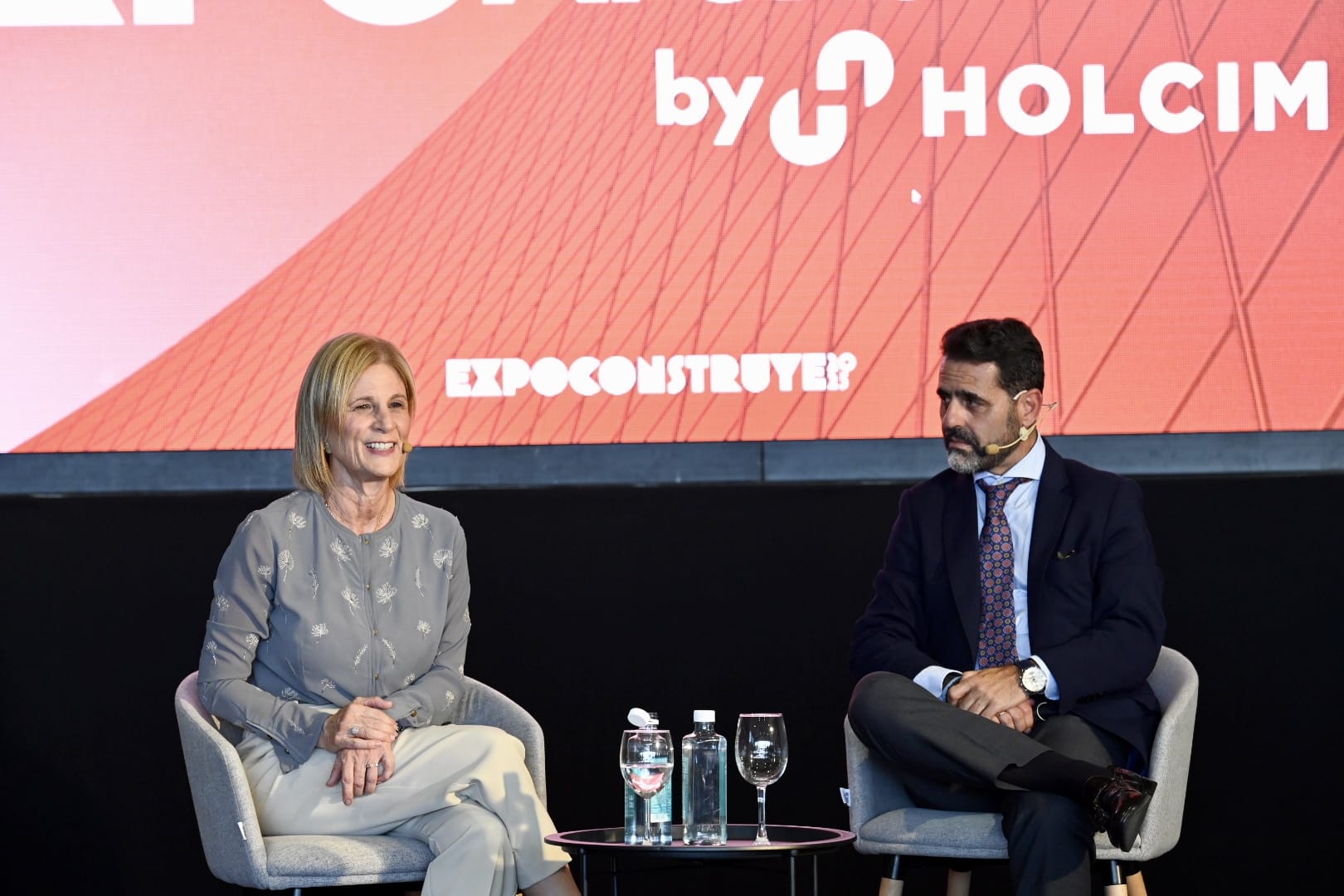 La alcaldesa subraya el gran éxito de Expoconstruye