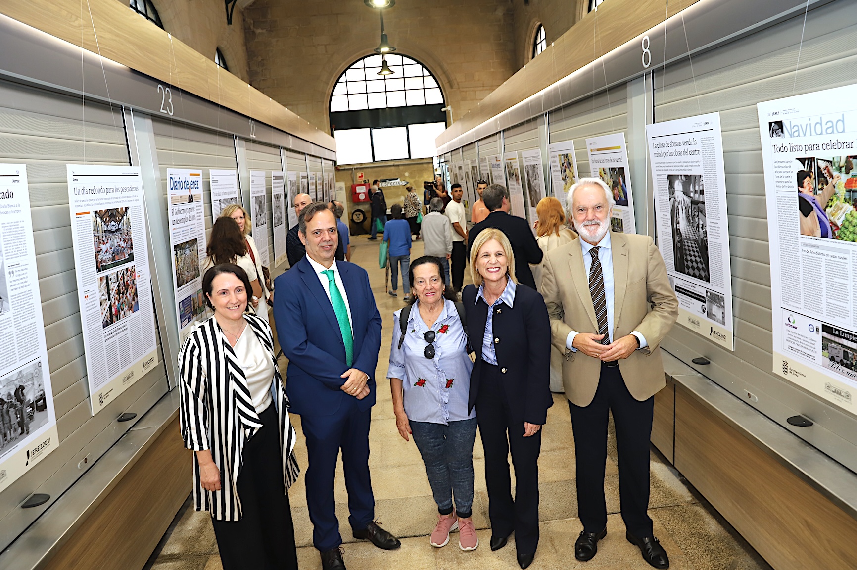 Alcaldesa inaugura la exposición del Mercado Central de Abastos