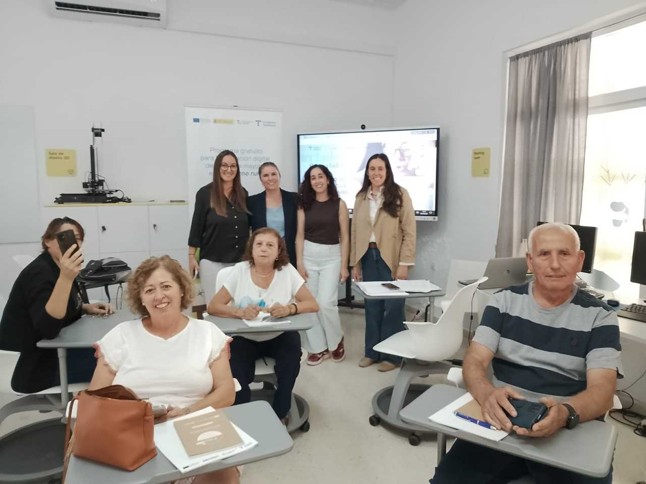 Susana Sánchez asiste a un taller en la zona rural