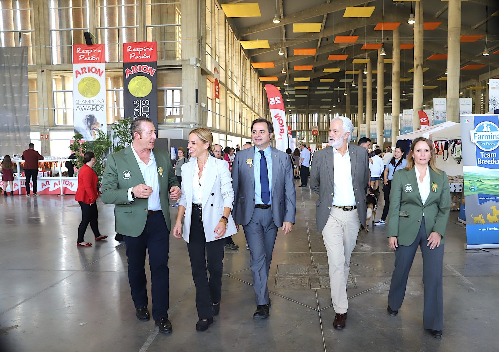 Agustín Muñoz asiste a la inauguración de la exposición nacional e internacional canina