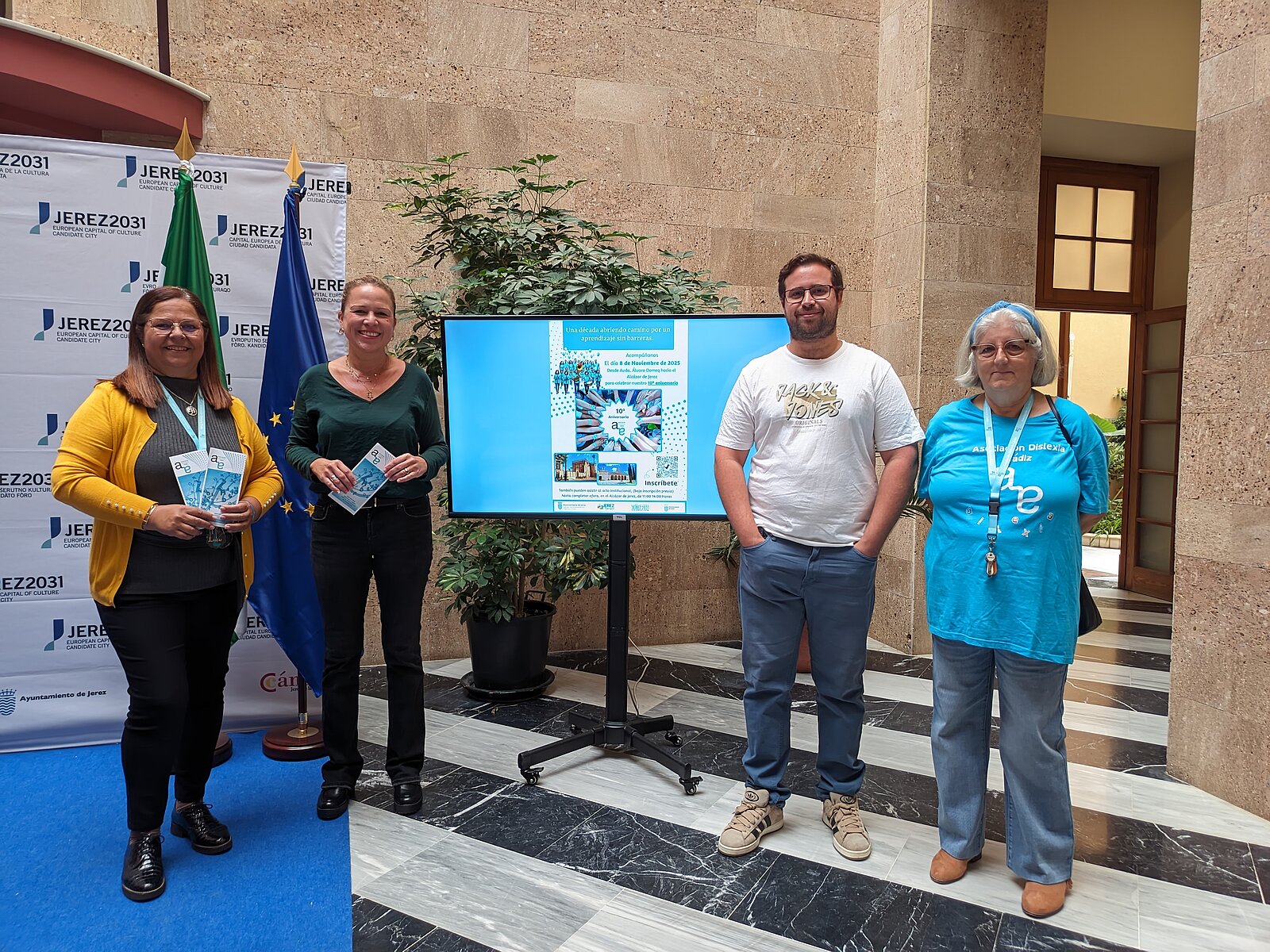 Yessika Quintero presenta la Gala de la Asociación de Dislexia