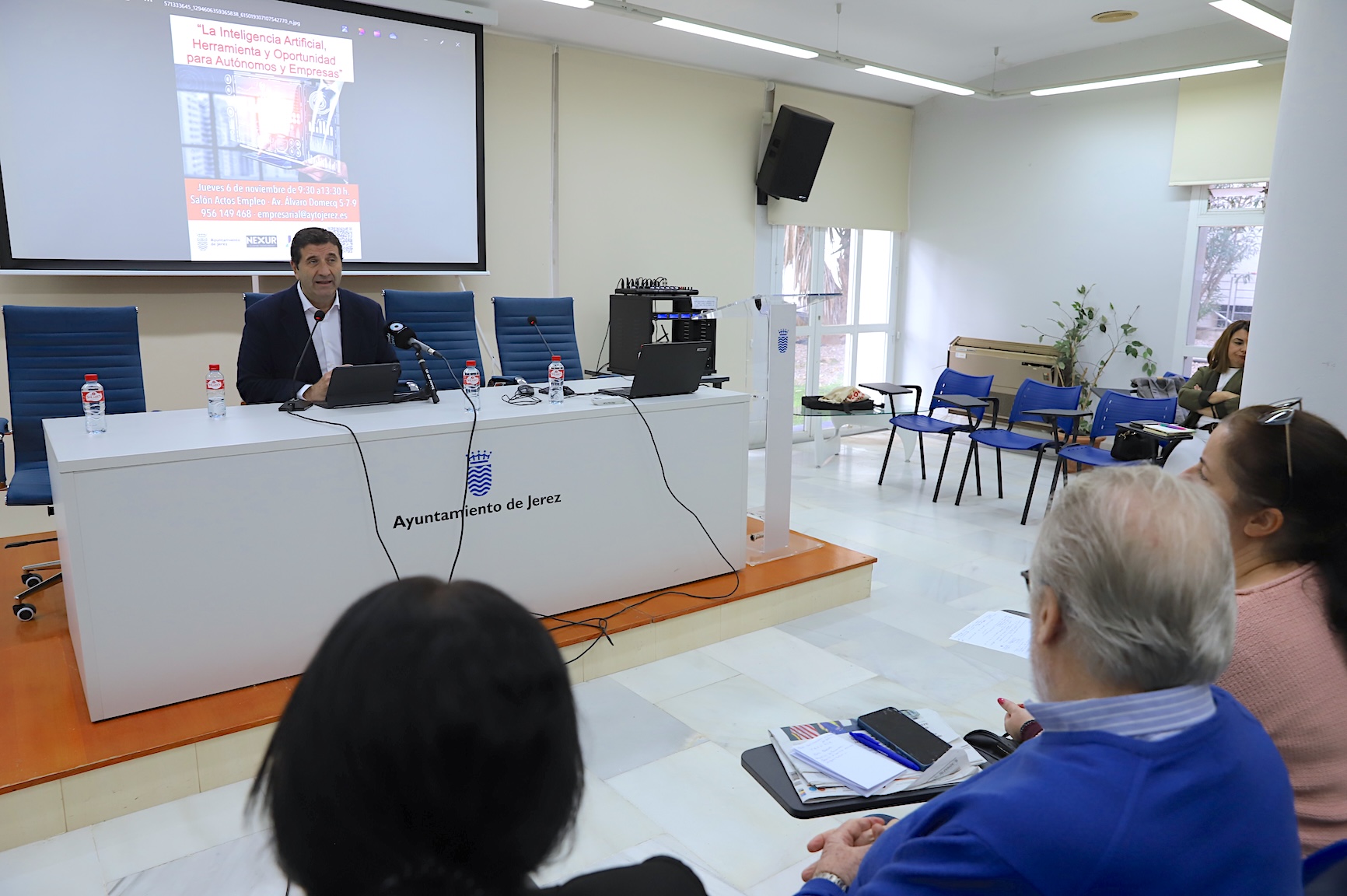 El Ayuntamiento ha organizado una jornada sobre IA