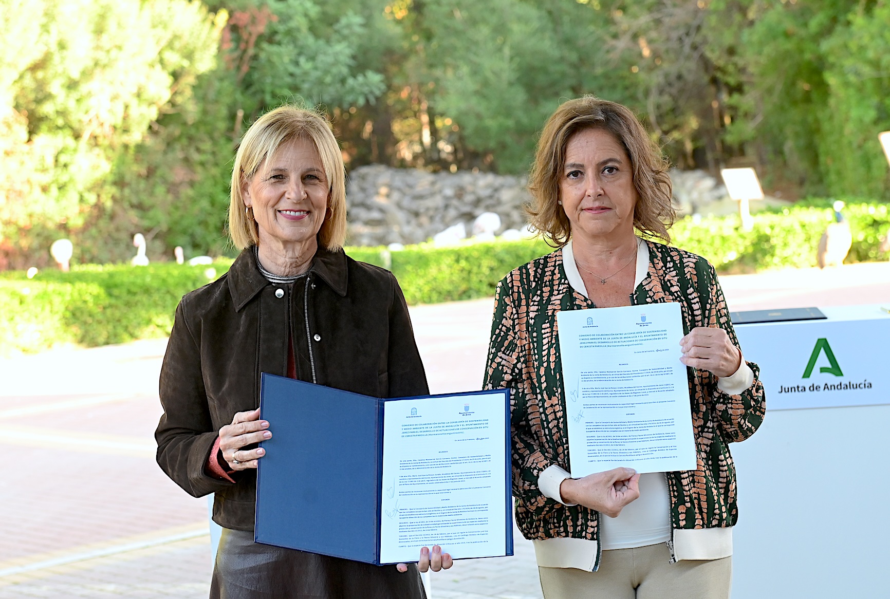 La alcaldesa y la Consejera de Sostenibilidad y Medio Ambiente firman ...