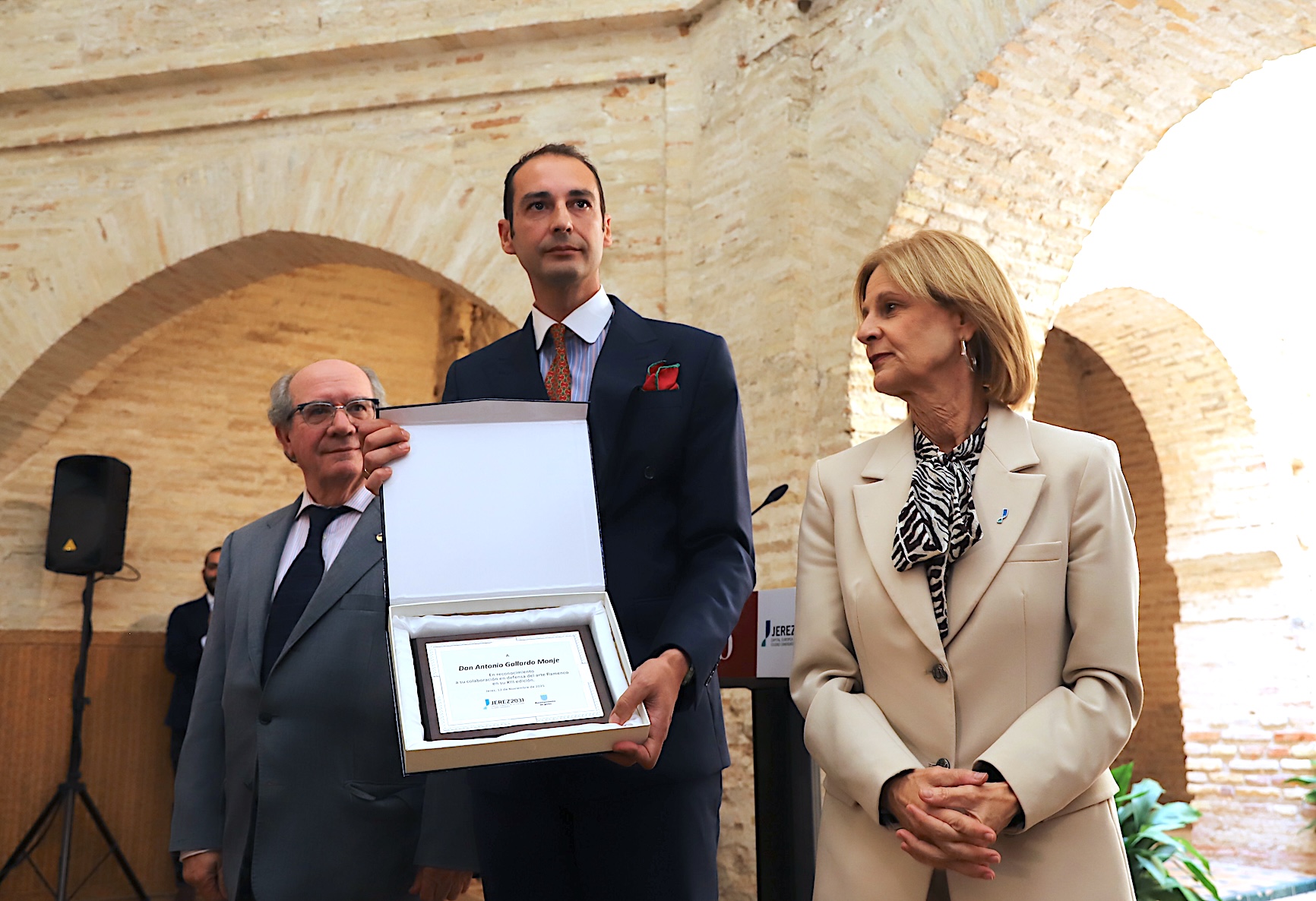 La alcaldesa inaugura la Semana Cultural del Flamenco