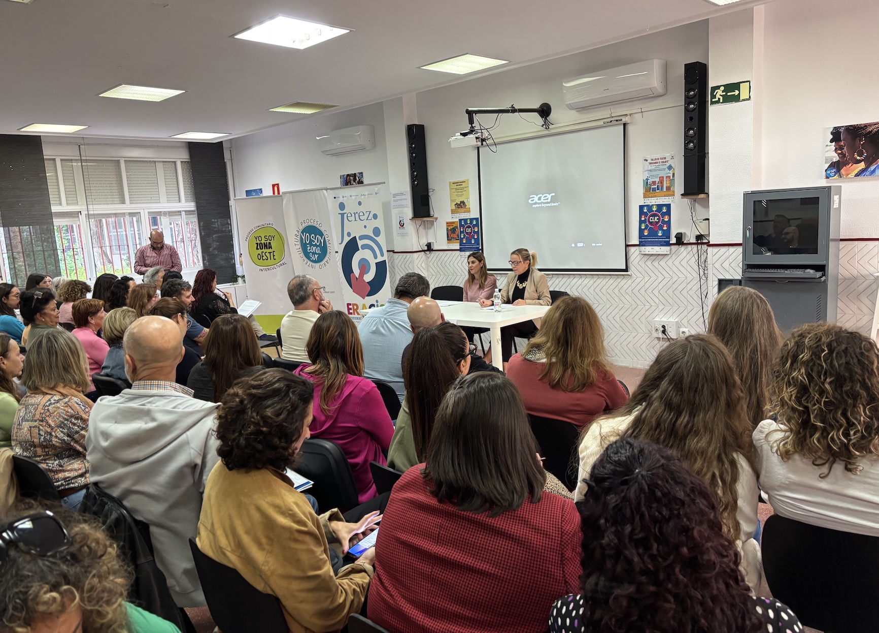 Yessika Quintero preside el Encuentro Comunitario