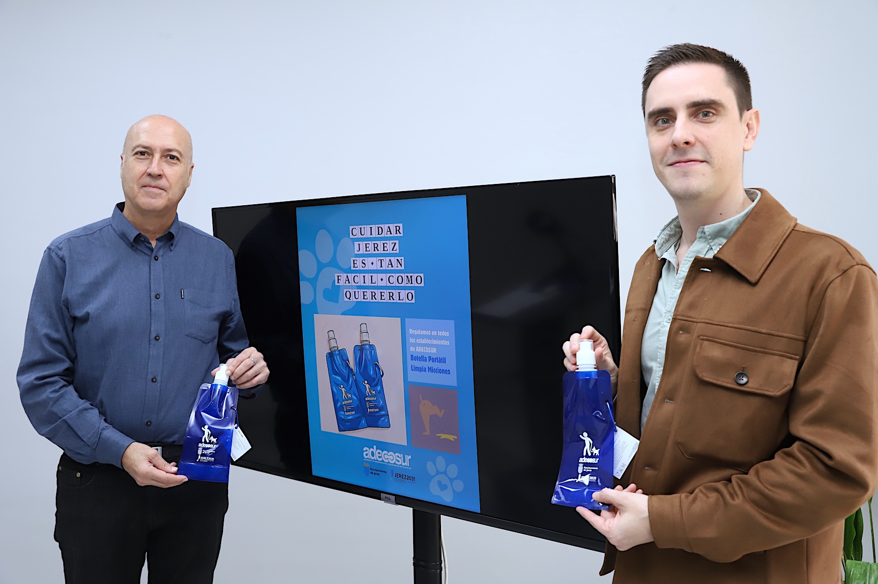 Jaime Espinar presenta con Adecosur campaña de tenencia responsable de mascotas