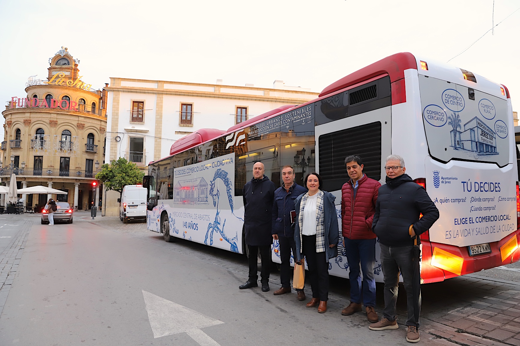 Nela García presenta una campaña de apoyo al comercio local