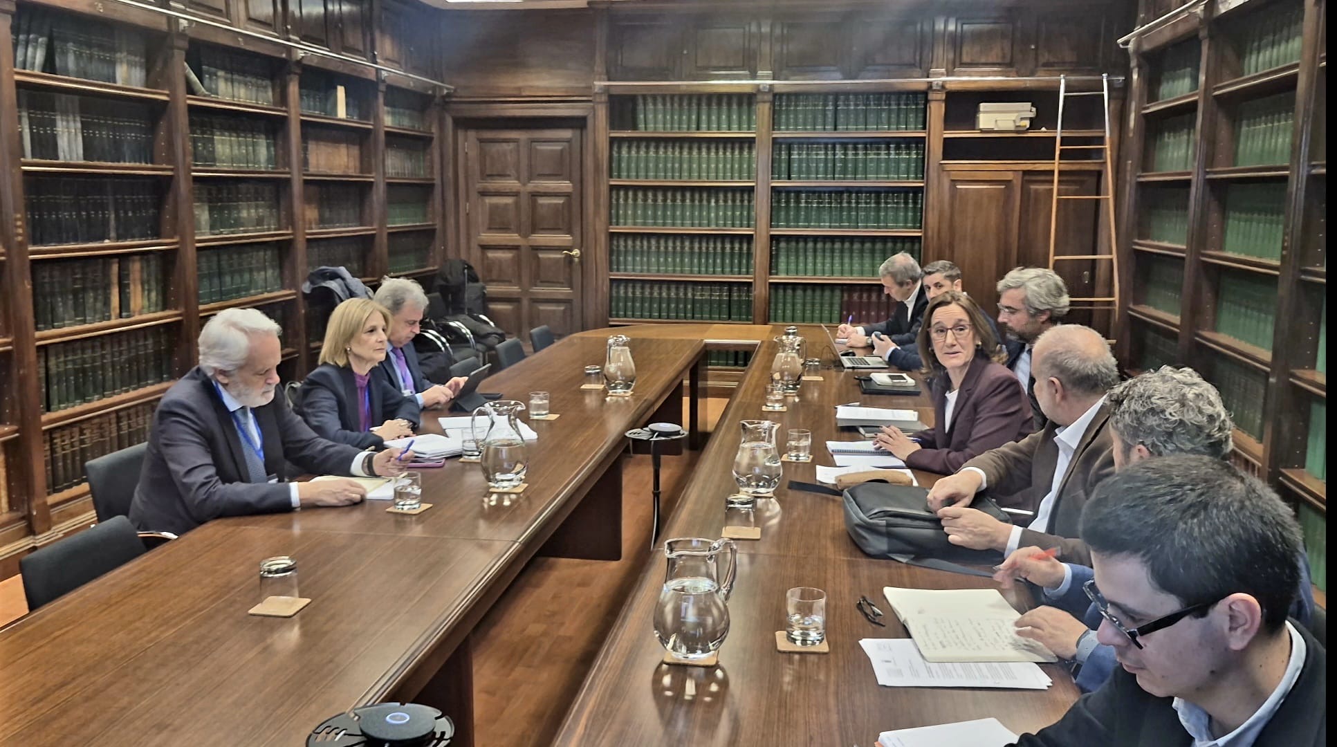 La alcaldesa ha mantenido una reunión en el Ministerio de Transportes