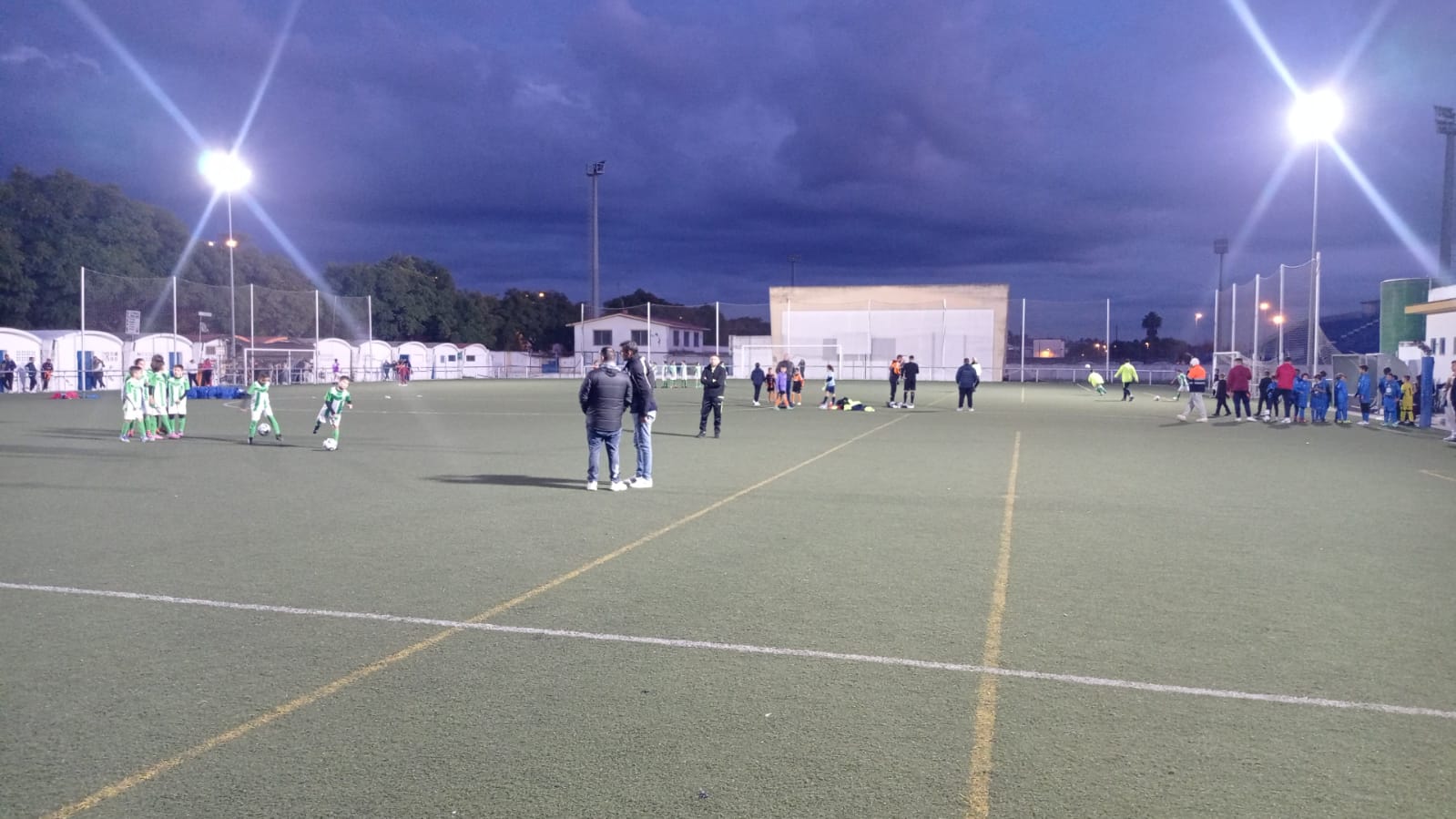 El Ayuntamiento ha procedido al cambio de iluminación en el campo de La Juventud