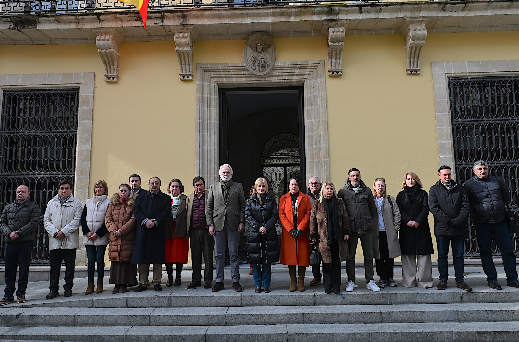La Corporación municipal ha guardado un minuto de silencio