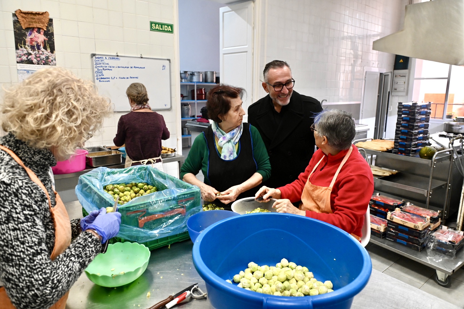 Tomás Sampalo visita el Hogar San Juan