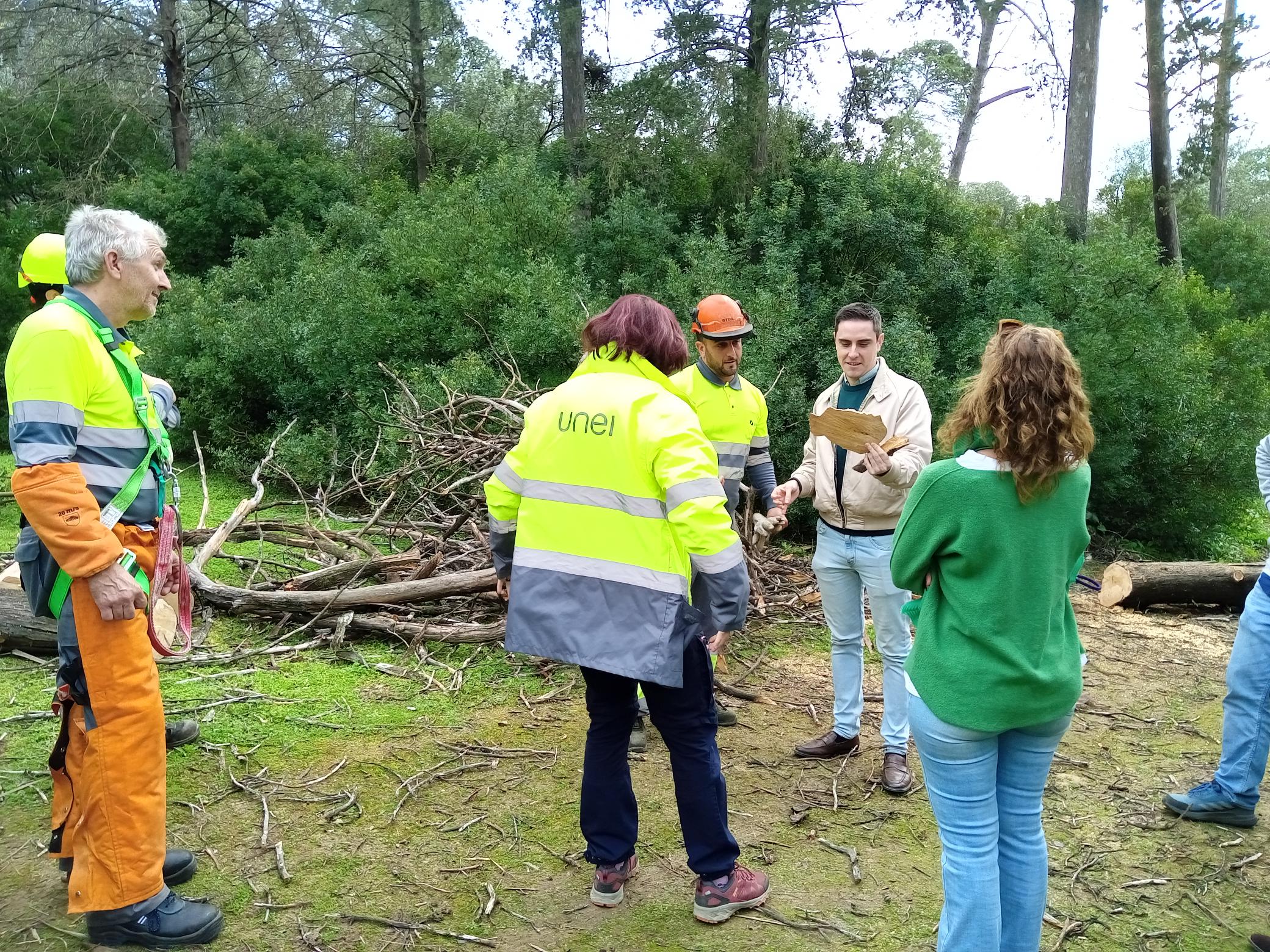Jaime Espinar inspecciona los trabajos del parque Santa Teresa
