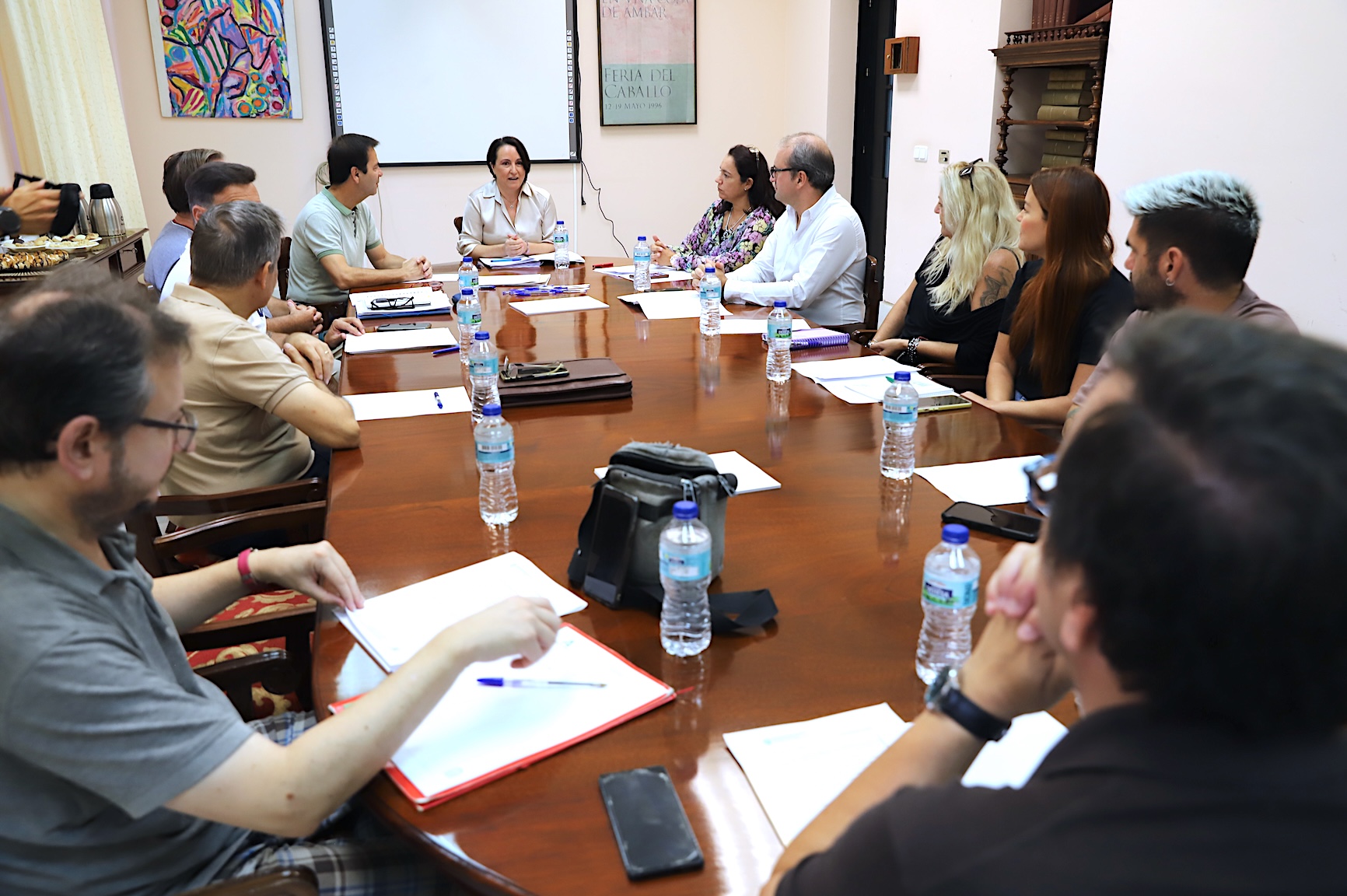 Nela García preside una reunión del Consejo Escolar