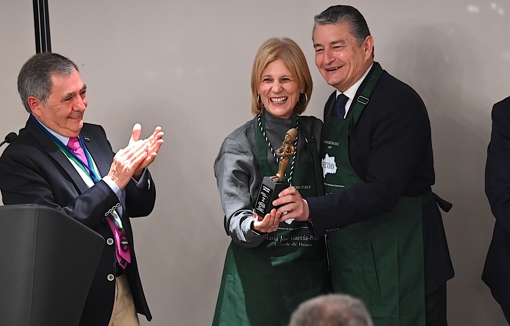 La alcaldesa y el consejero de Presidencia asisten al Congreso de FECOAN