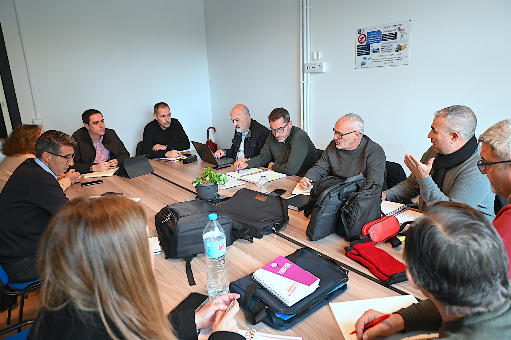 Jaime Espinar se reúne con el comité de empresa de autobuses urbanos