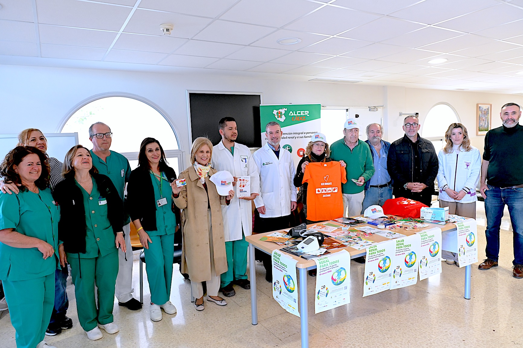 La alcaldesa participa en la Mesa informativa de ALCER