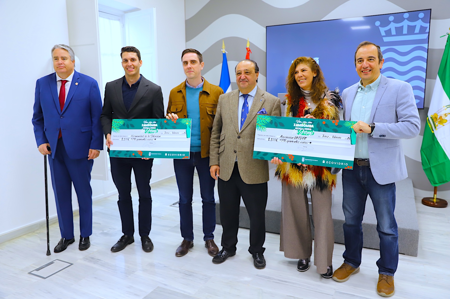 Jaime Espinar y Francisco Zurita entregan los premios del concurso de zambombas