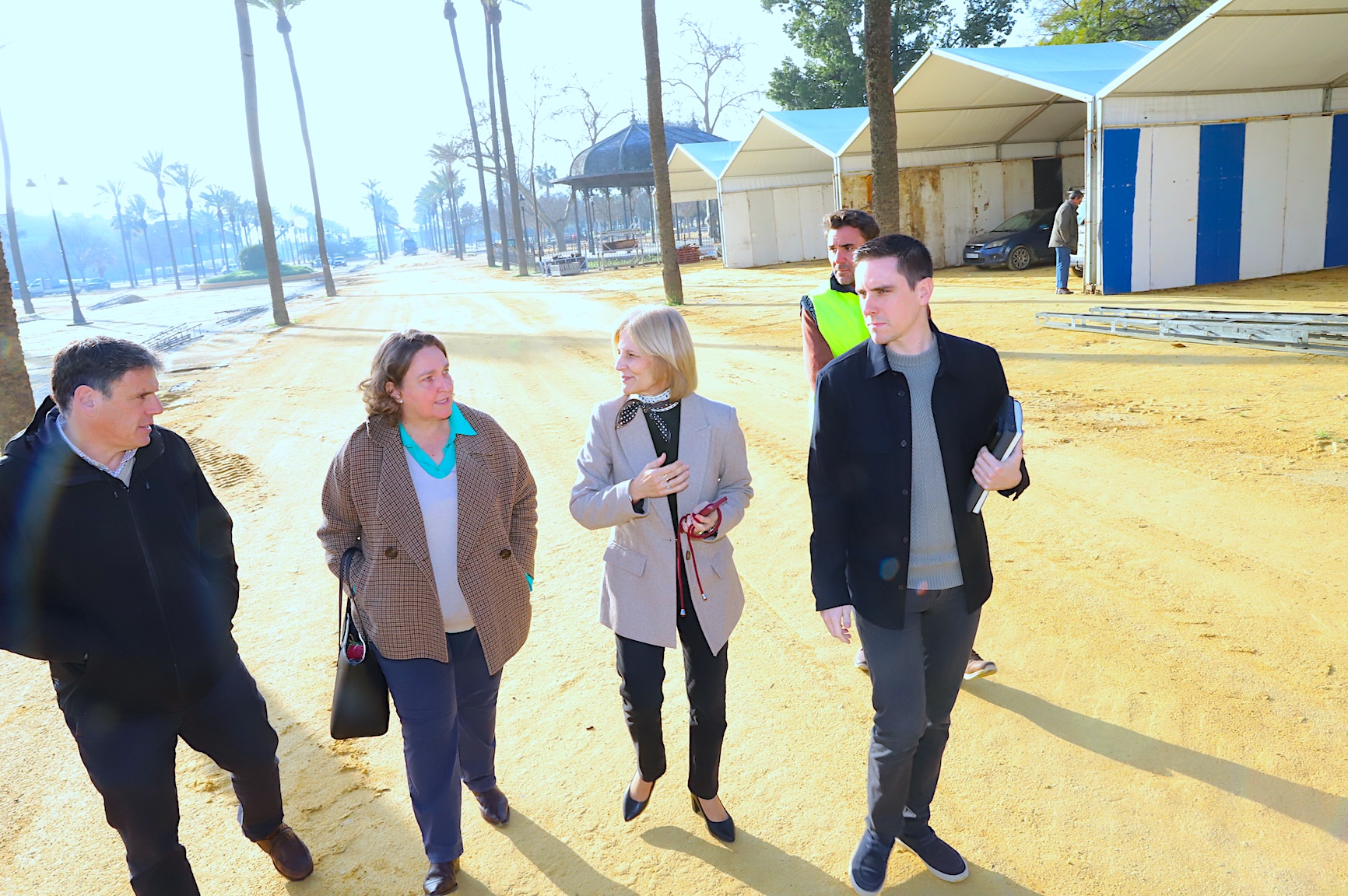 La alcaldesa visita las obras que se están acometiendo en el González Hontoria