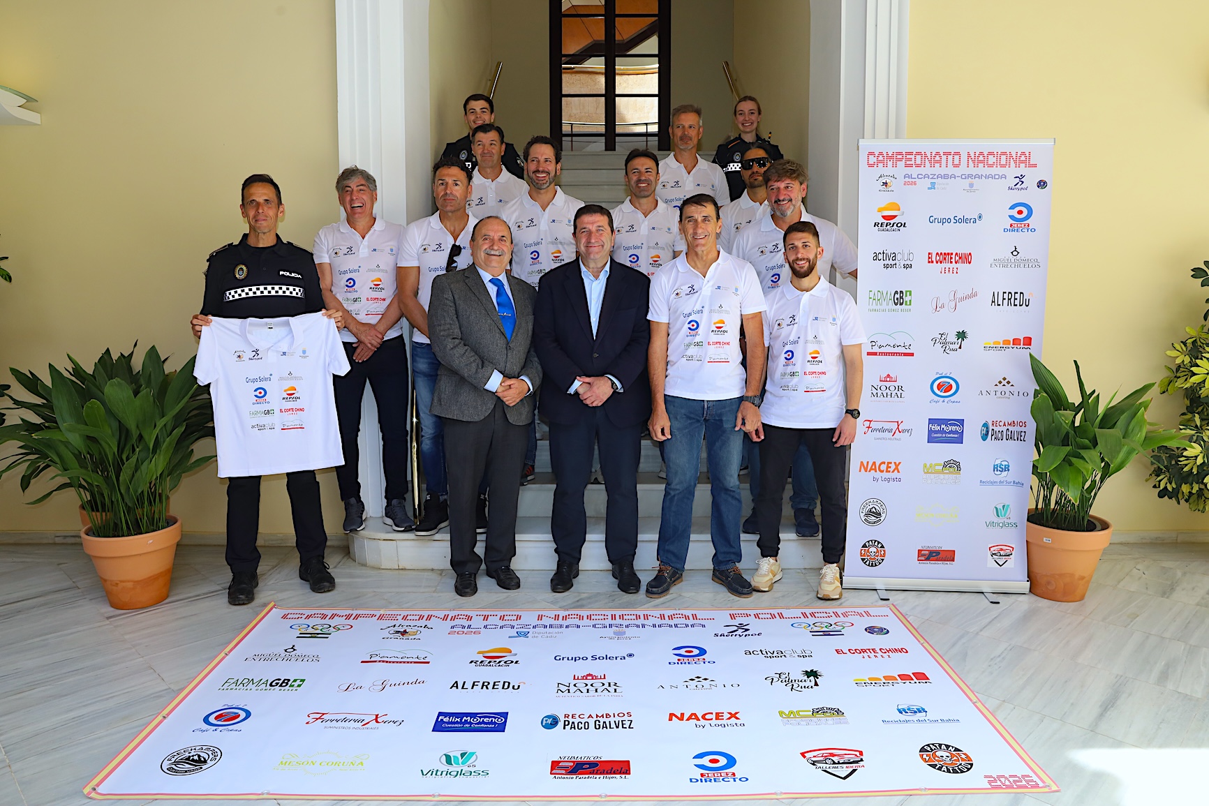 Ignacio Martínez felicita a Sherrypol por su participación en el Alcazaba