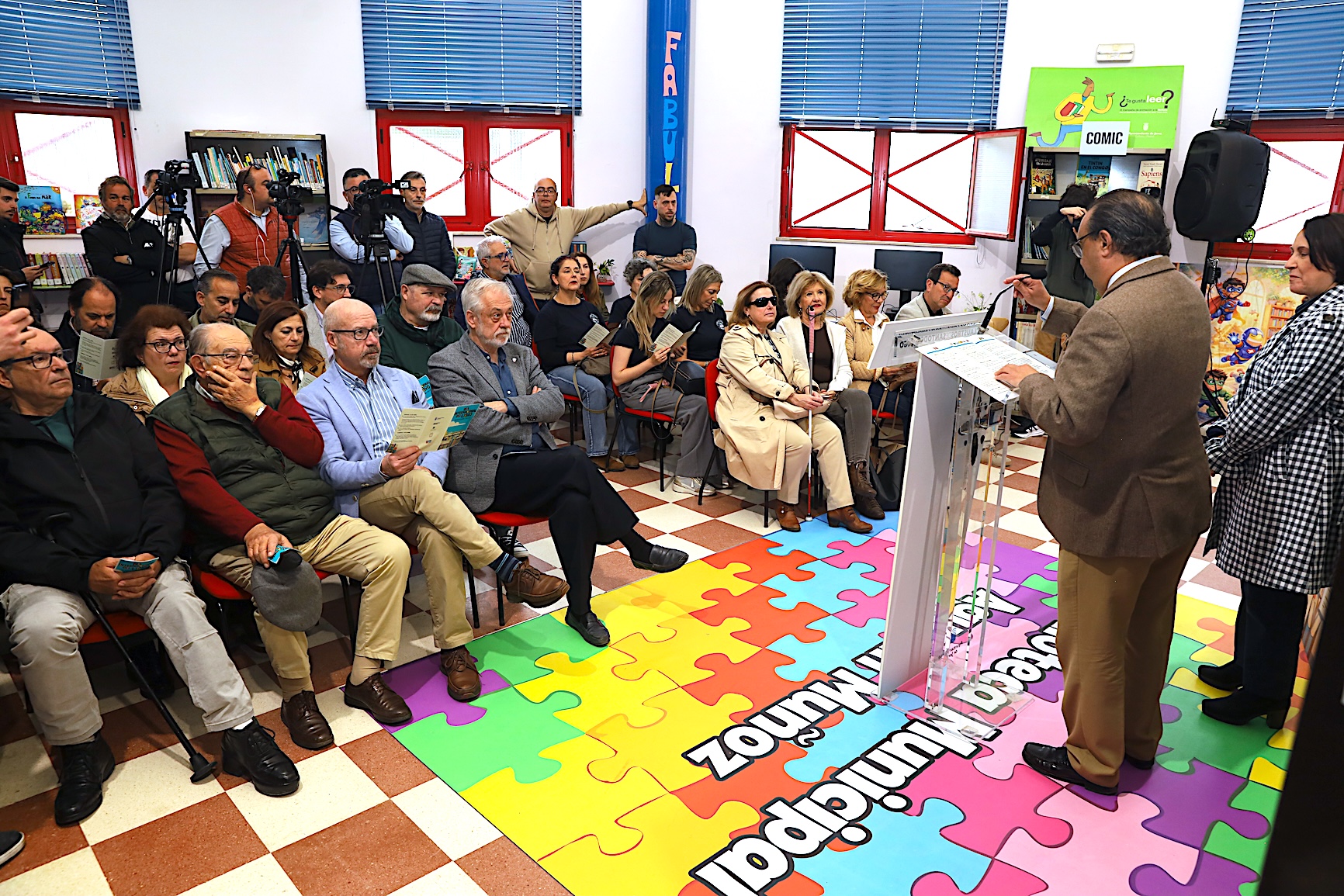 Francisco Zurita presenta las actividades del Día del Libro