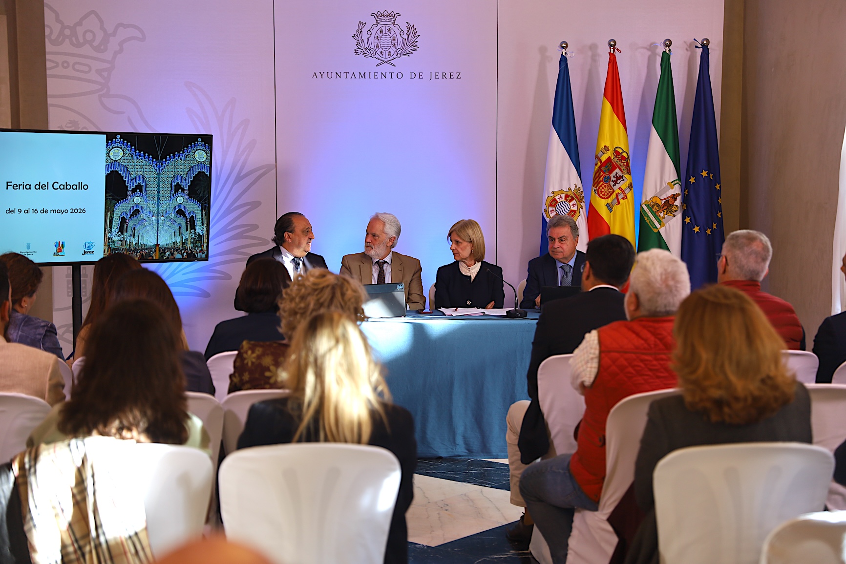 La alcaldesa ha presidido la Mesa del Turismo celebrada en el Ayuntmaiento