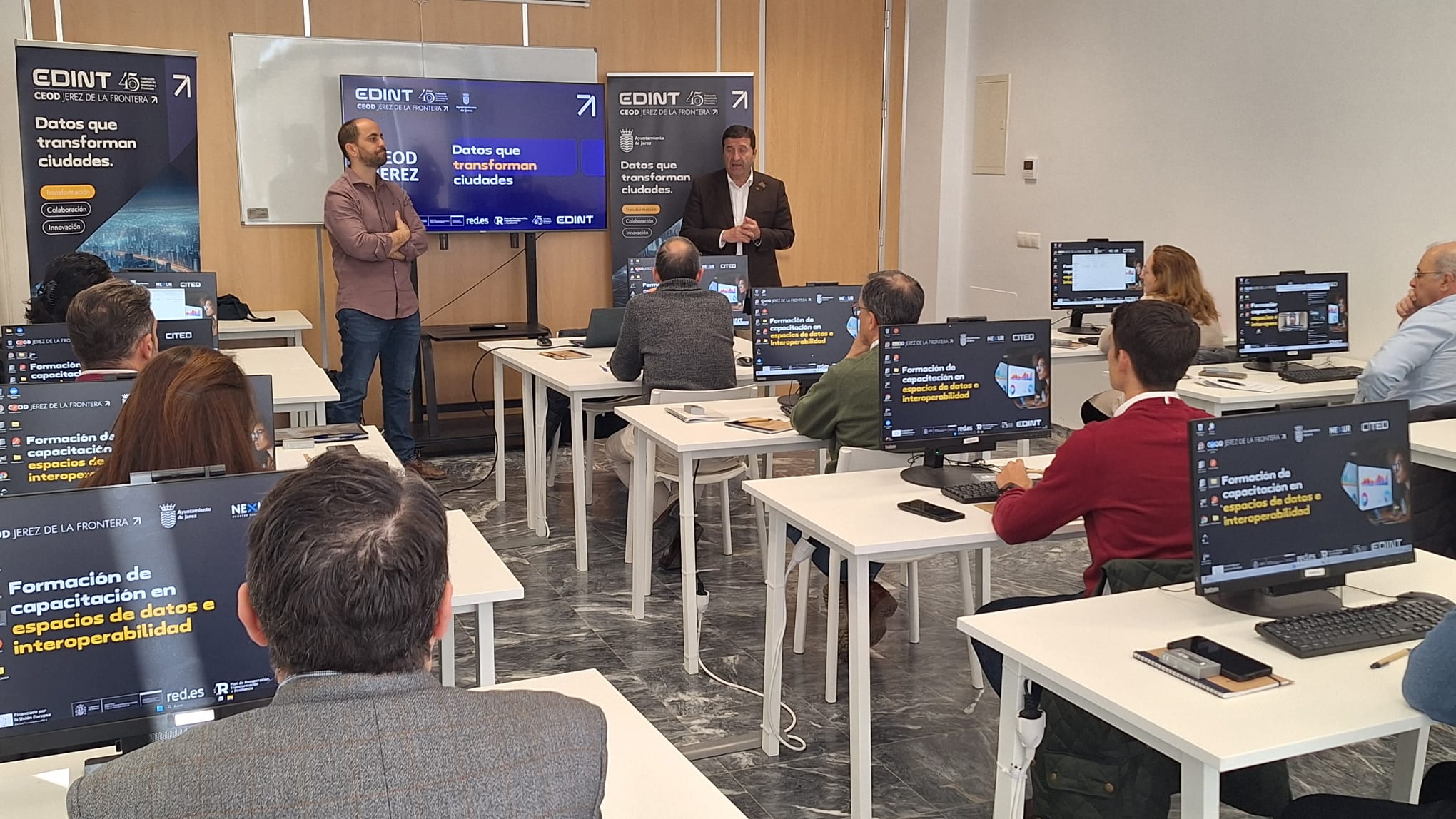 José Ignacio Martínez asiste al inicio del curso de formación de EDINT