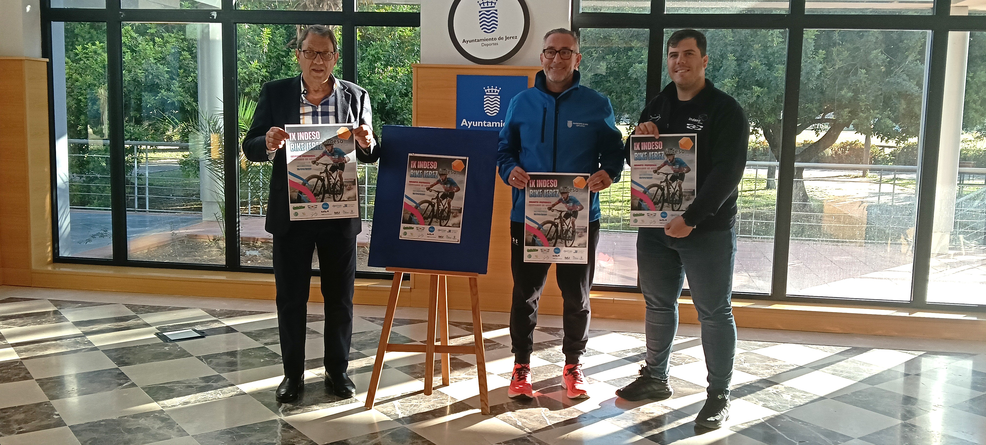 Tomás Sampalo presenta la prueba de Indeso Bike que se celebra en Las Aguilillas