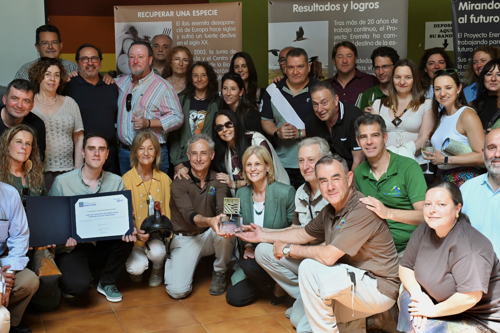 La alcaldesa ha felicitado a los integrantes del proyecto del ibis eremita