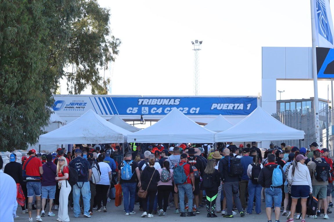 Más de 56.000 personas han utilizado el autobús para desplazarse al Circuito