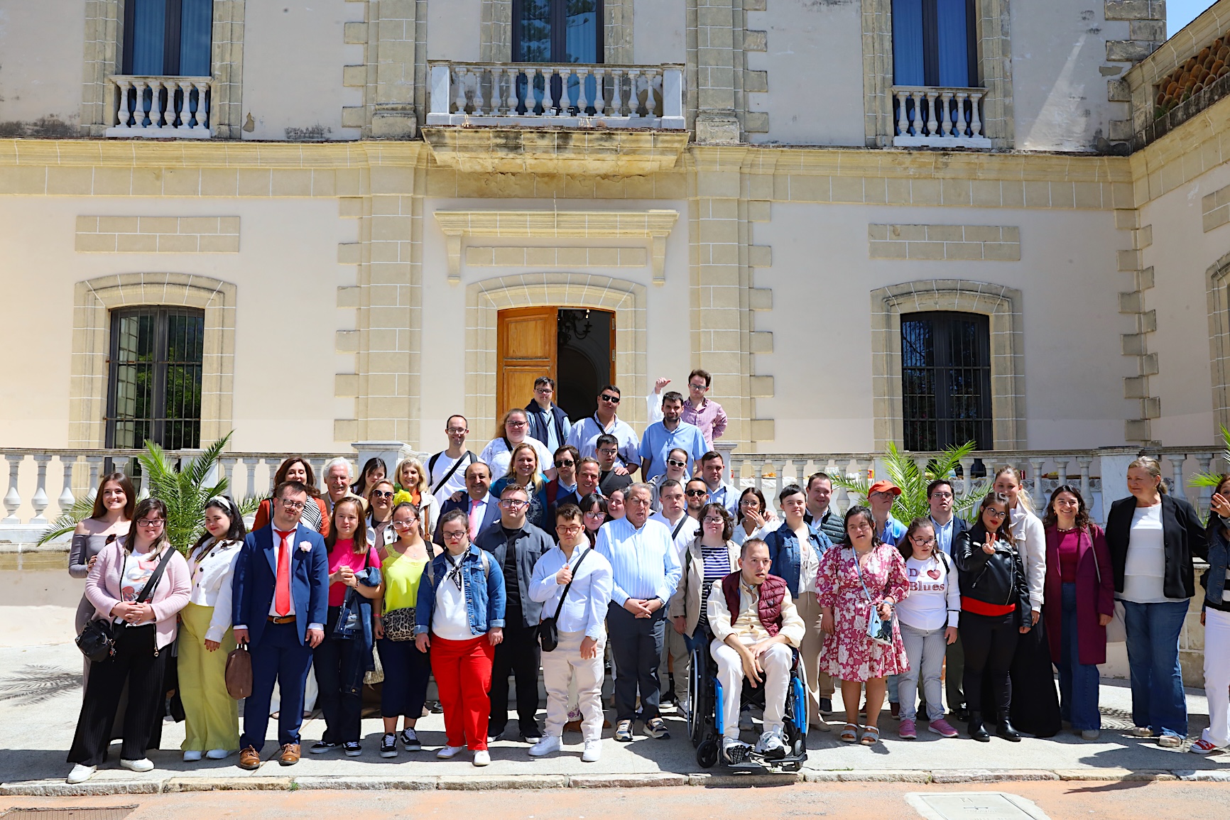 Yessika Quintero y Francisco Zurita han recibido a los jóvenes participantes en los Carruajes de la Integración