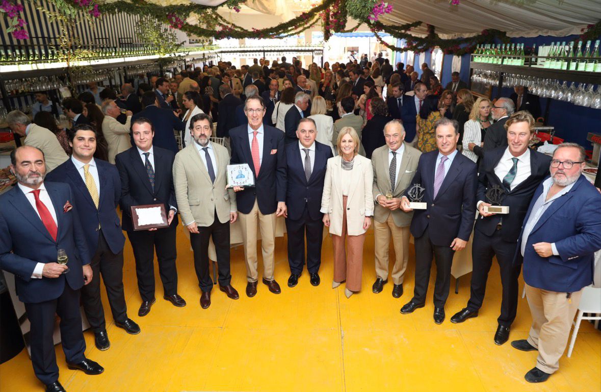 La alcaldesa asiste a la entrega de los premios taurinos del Casino Jerezano