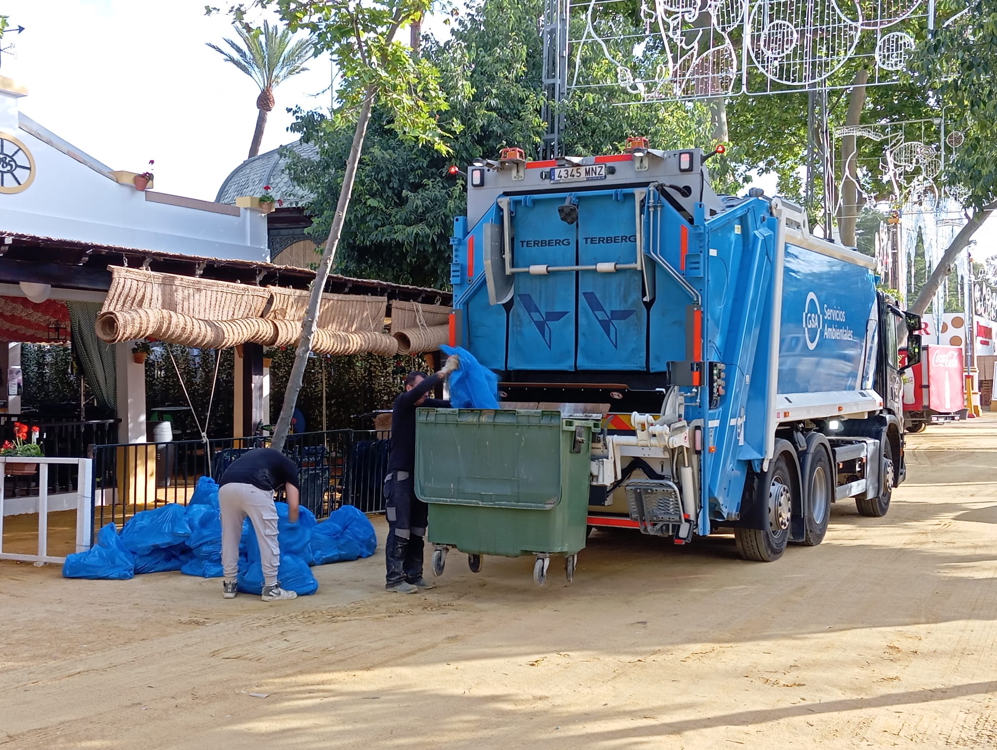 El Ayuntamiento ha ampliado el servicio de limpieza durante la Feria