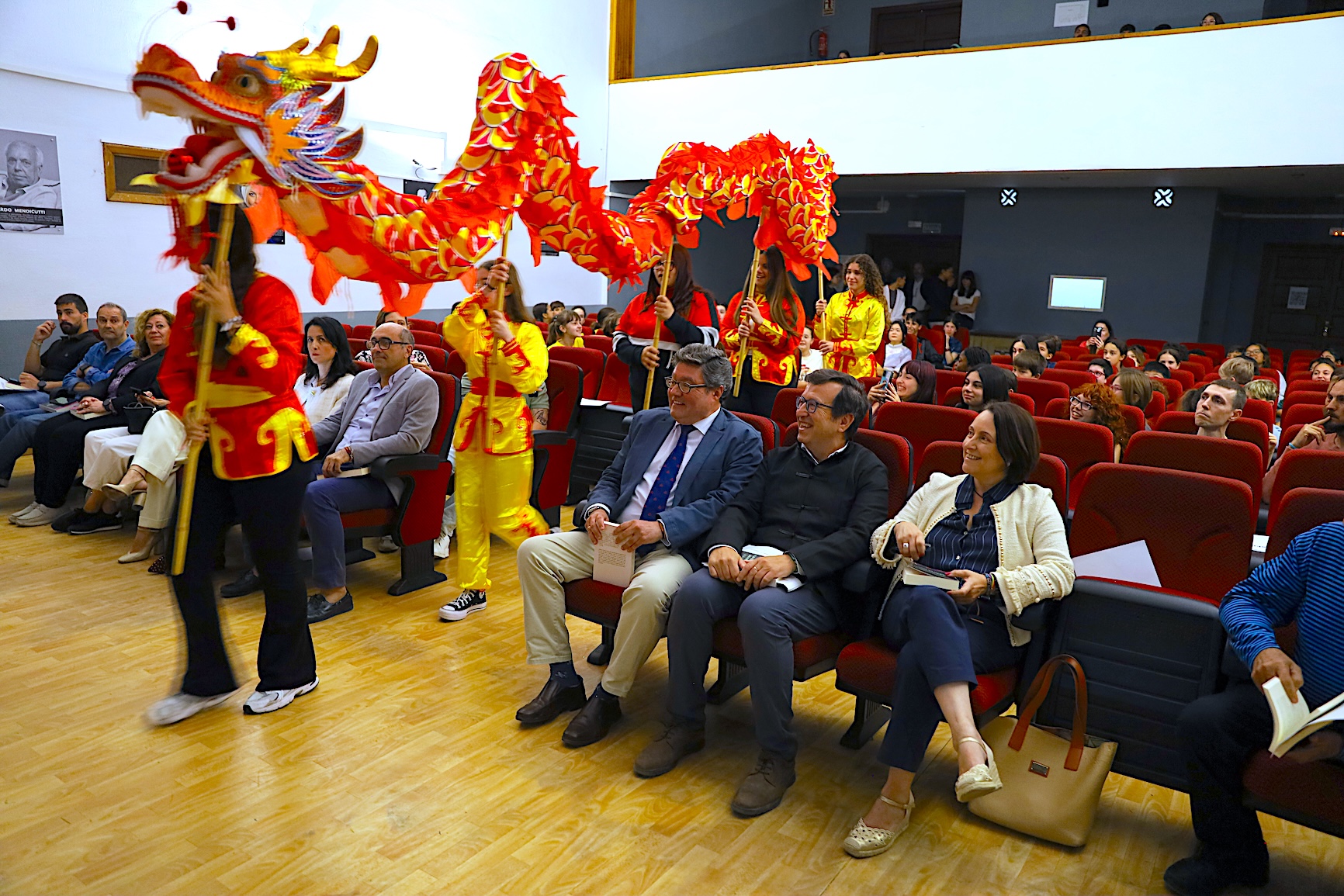 Nela García ha asistido a la Semana cultural china del IES Padre Luis Coloma
