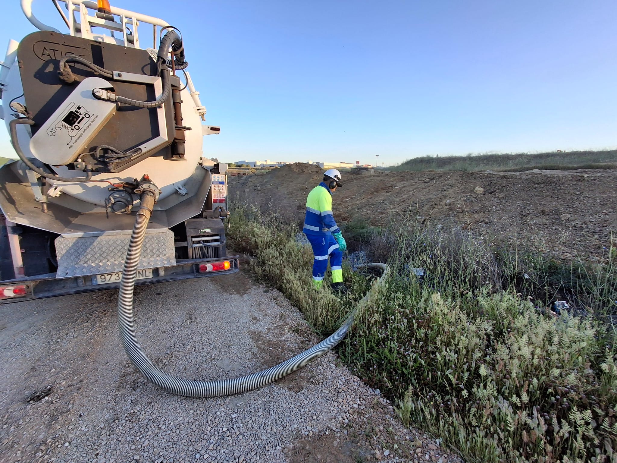Aquajerez trabaja en la reparación de la avería de Rompeserones