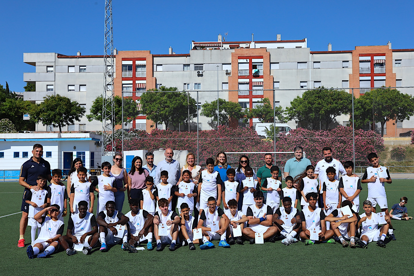 La delegada Yessika Quintero visita la Escuela de fútbol del Real Madrid